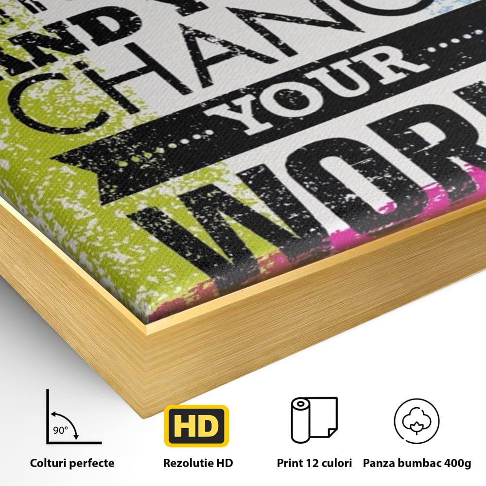 Detaliu al suprafetei: tablou canvas cu mesaj motivational colorat, in rama de aluminiu auriu